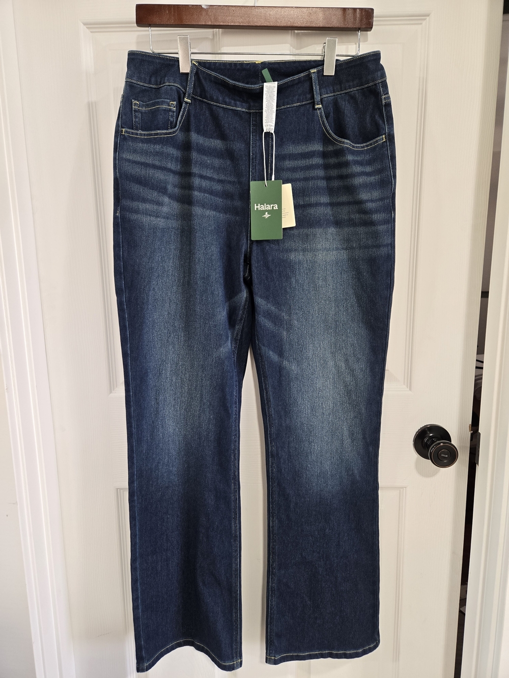 HALARA Indigo Straight-Leg Jeans